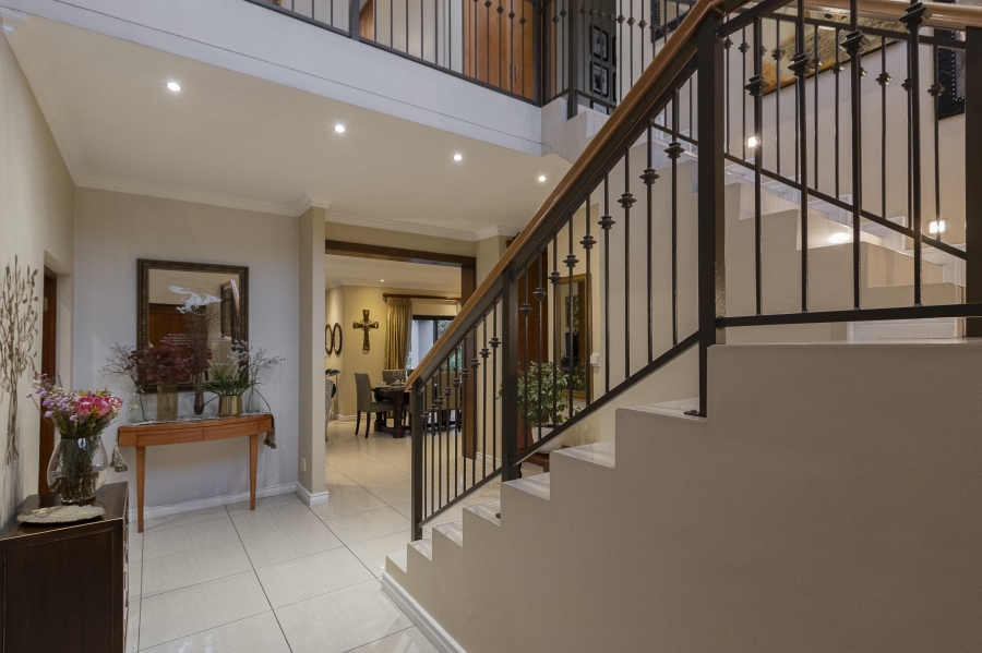 5 Bedroom Property for Sale in De Wijnlanden Residential Estate Western Cape